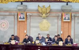 PERSETUJUAN BERSAMA BUPATI TABANAN DAN DPRD KABUPATEN TABANAN TERHADAP RANPERDA TENTANG PERUBAHAN ATAS PERATURAN DAERAH KABUPATEN TABANAN NOMOR  22 TAHUN 2017 TENTANG ANGGARAN PENDAPATAN DAN BELANJA DAERAH TAHUN ANGGARAN 2018