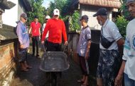Turba, Ketua DPRD Tabanan Ikut Pembetonan Jalan Banjar di Desa Timpag