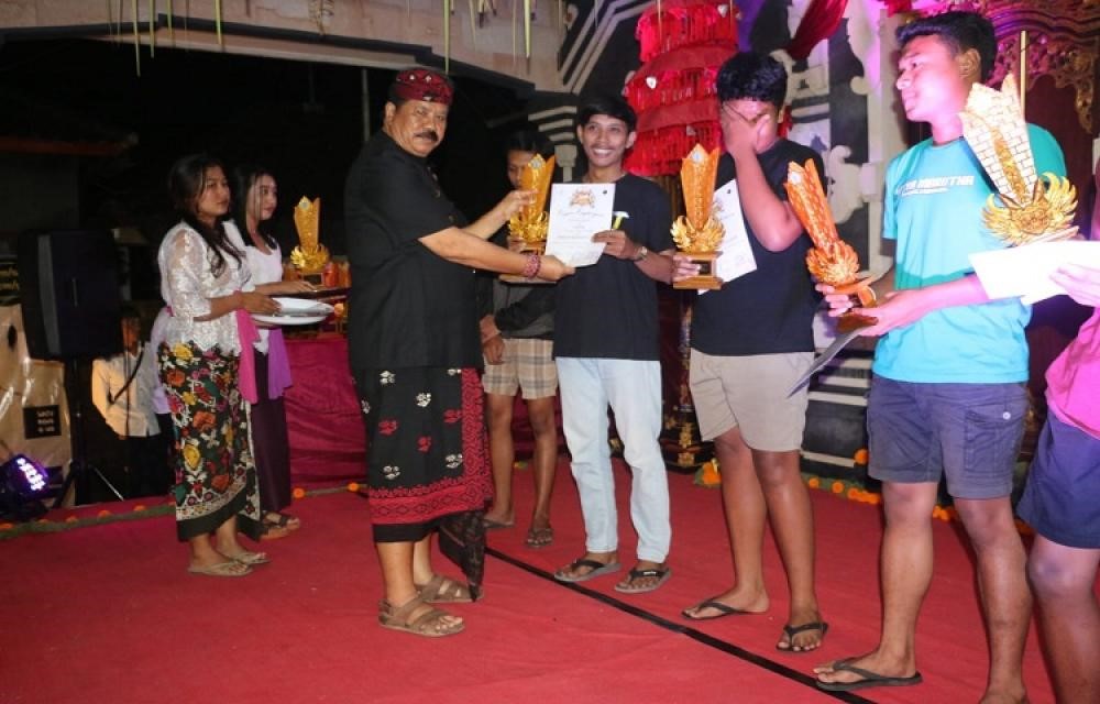 Ketua DPRD Tabanan Tutup Sangging Kite Festival