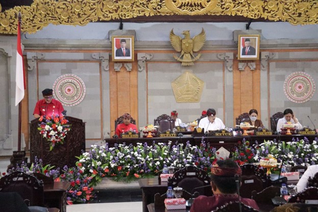 Bupati Sanjaya Sampaikan LKPJ Capaian Kinerja T.A. 2022 Dalam Rapat Paripurna DPRD