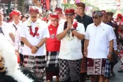 Ketua DPRD Tabanan Hadiri Penutupan Tanah Lot Festival 2025