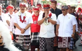 Ketua DPRD Tabanan Hadiri Penutupan Tanah Lot Festival 2025